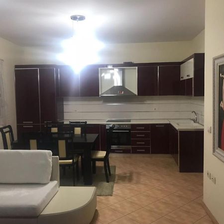 Lovely 2 Bedroom Apartment Tirana Eksteriør billede