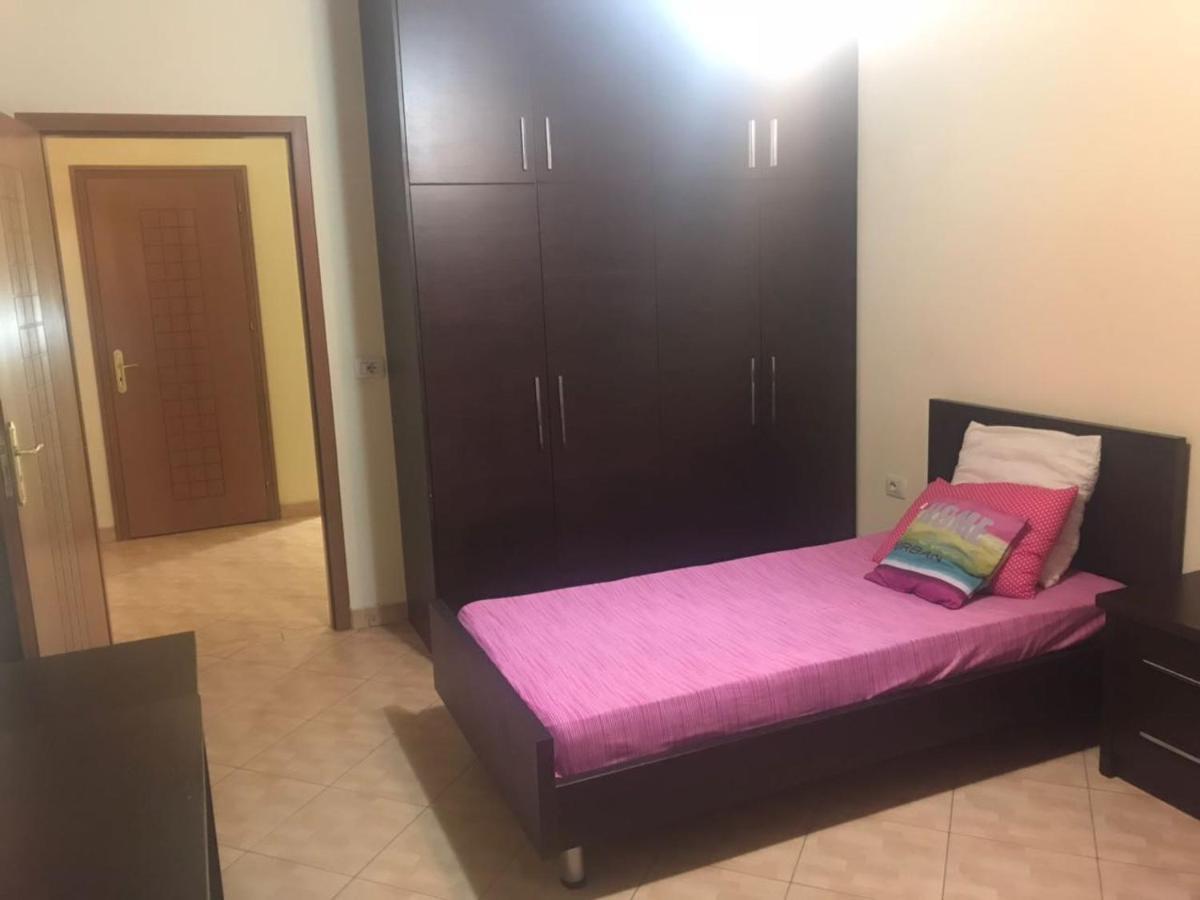 Lovely 2 Bedroom Apartment Tirana Eksteriør billede