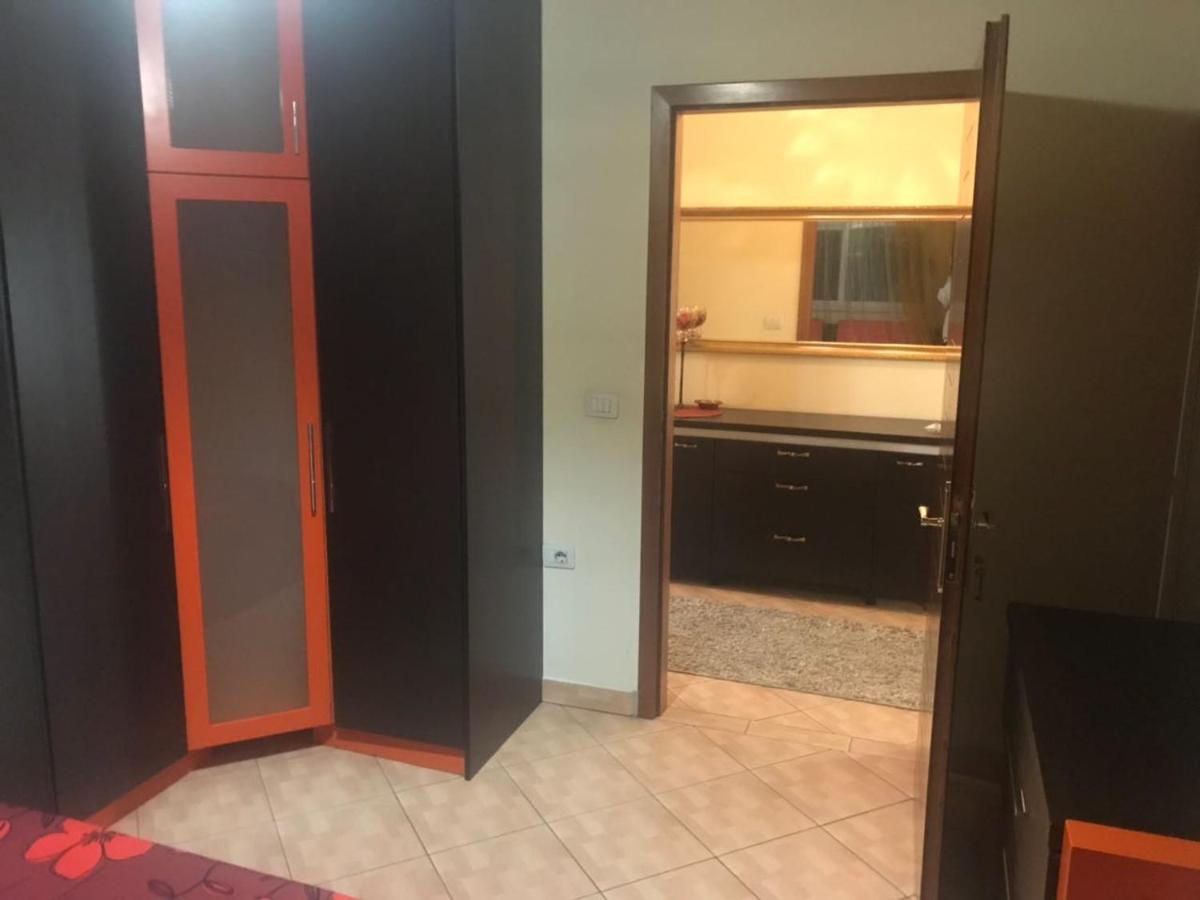Lovely 2 Bedroom Apartment Tirana Eksteriør billede