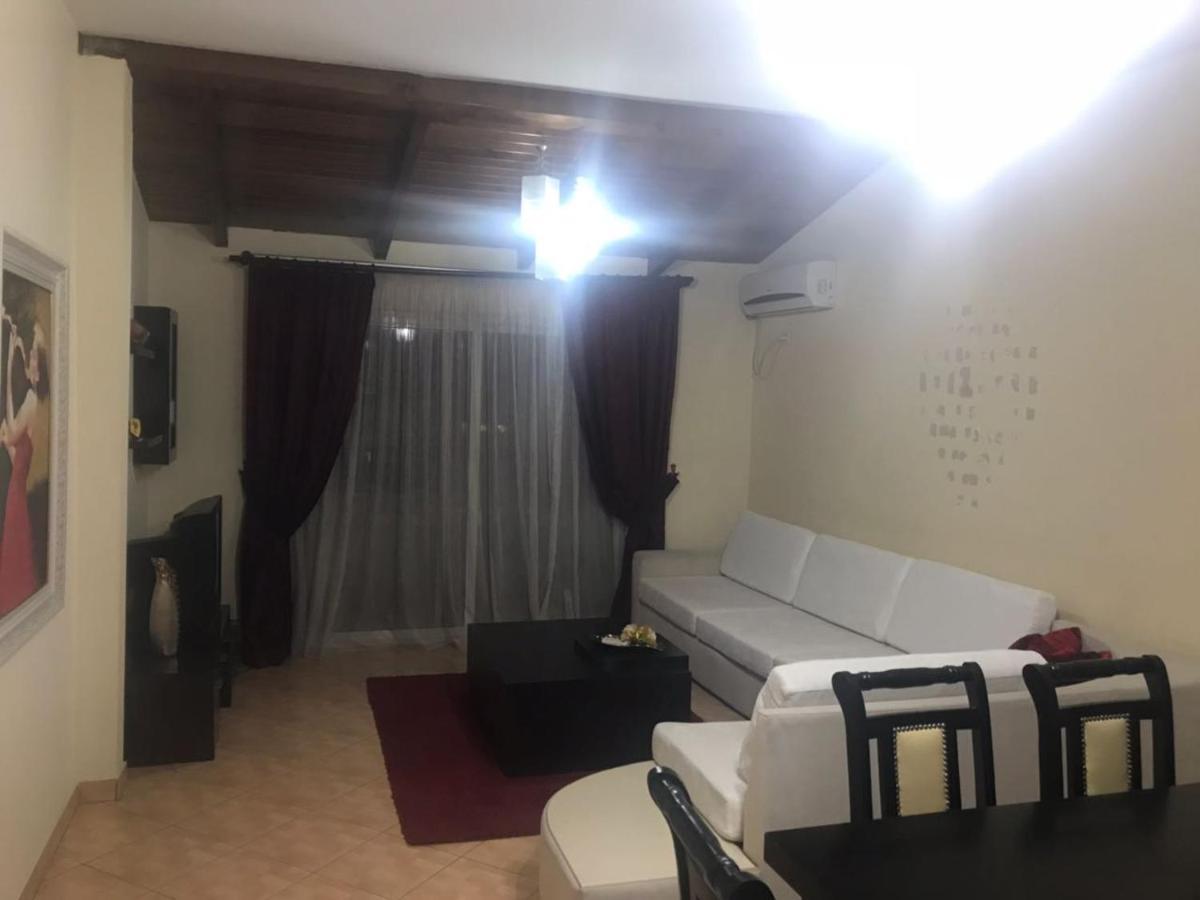 Lovely 2 Bedroom Apartment Tirana Eksteriør billede