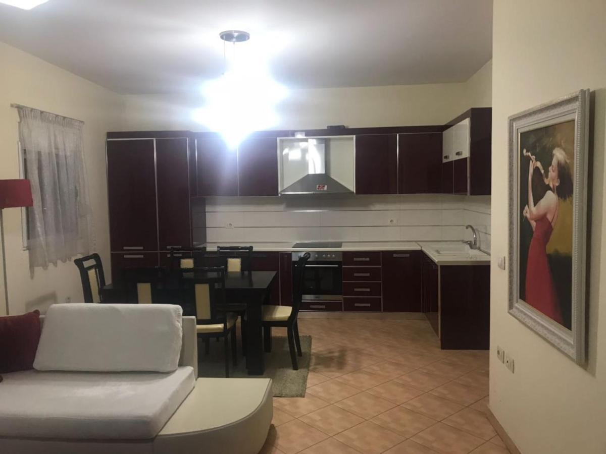 Lovely 2 Bedroom Apartment Tirana Eksteriør billede